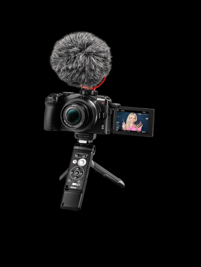 SharePal's category page of Creator Gear showing an image of a sub-category called Vlogging Cameras.